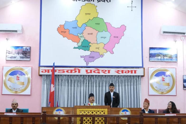 मुख्यमन्त्रीको भाषण र बजेटको असंगति : प्रतिपक्षीले बजेट च्याते, खर्च १ रुपैयाँमा झार्न प्रस्ताव