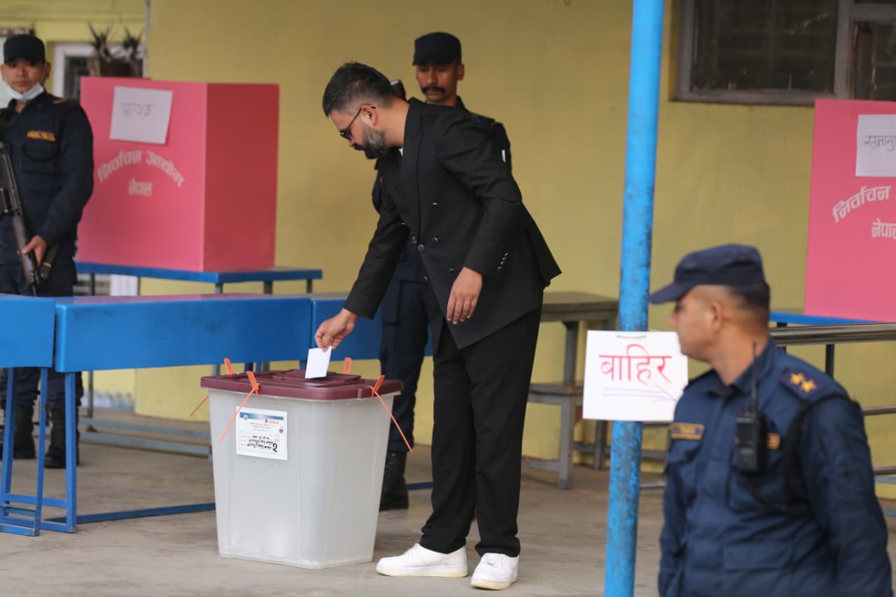 बालेन ओलीभन्दा ९ हजार बढी मतले अगाडि