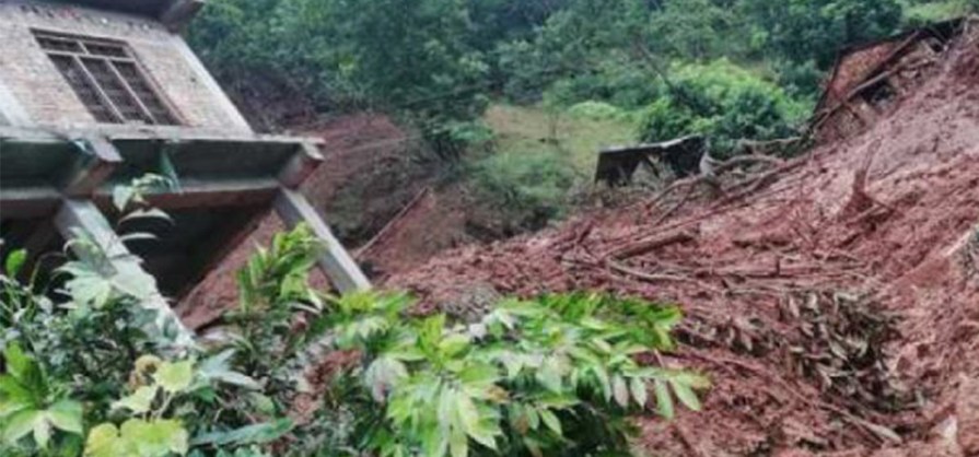 बागलुङको निसीखोलामा पहिरो, एकै घरका ४ जनाको मृत्यु