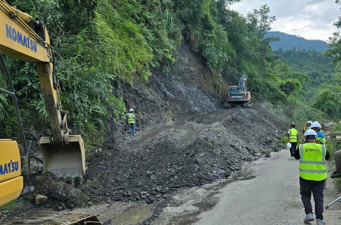 कृष्णभीरमा खोलिएको ‘ट्र्याक’ लाई फराकिलो बनाइँदै